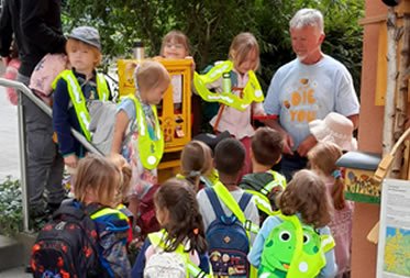 Dreh einmal rum – und im Garten macht es summ!